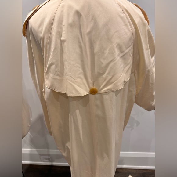 AUTHENTIC VINTAGE HERMES CREAM SILK COAT WRAP RAIN-COAT - Picture 5 of 9